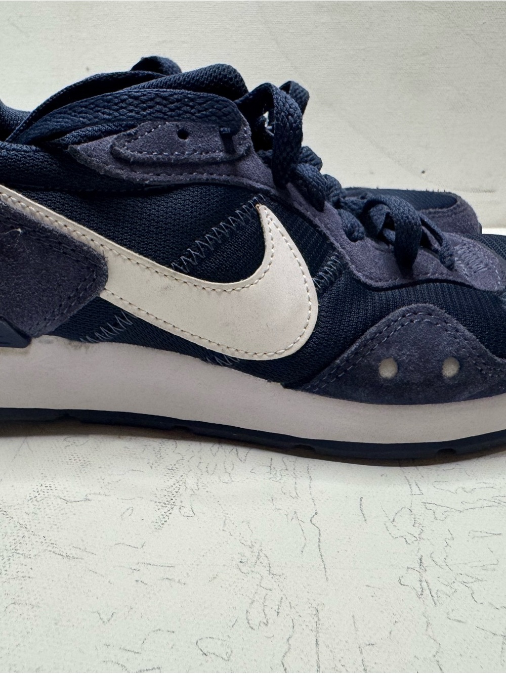 Nike Man Navy Blue and White Running Shoes